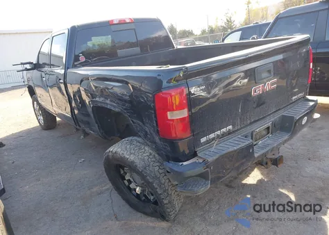 2018 GMC Sierra 2500Hd Denali z USA, uszkodzony, nr VIN 1GT12UEY1JF123342